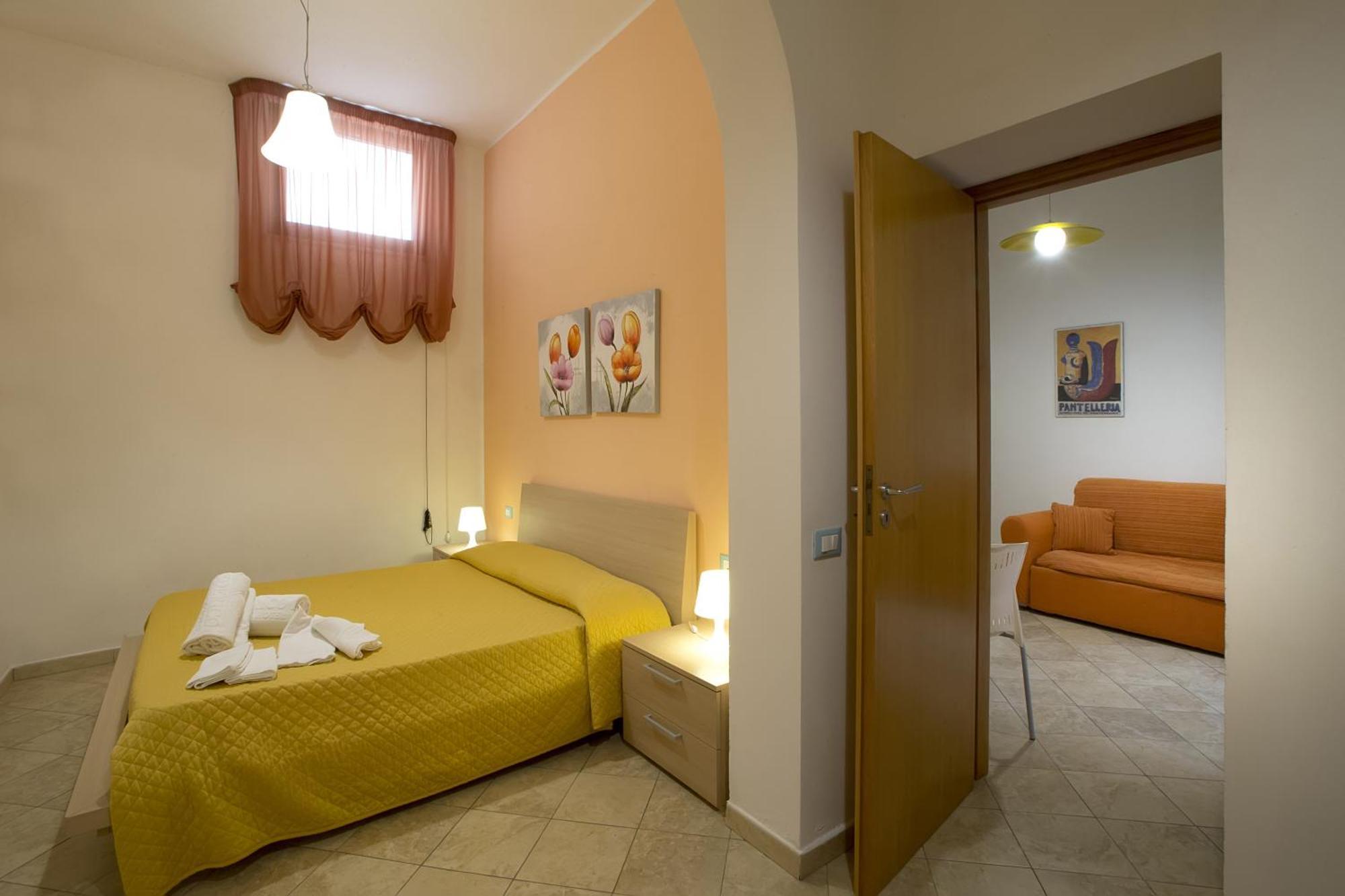 Apartamento Il Cortile Fiorito Trapani Habitación foto