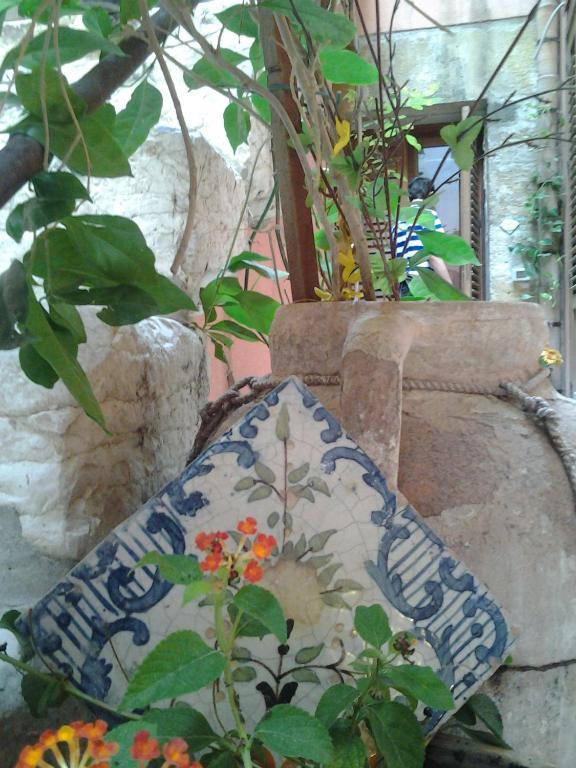 Apartamento Il Cortile Fiorito Trapani Exterior foto